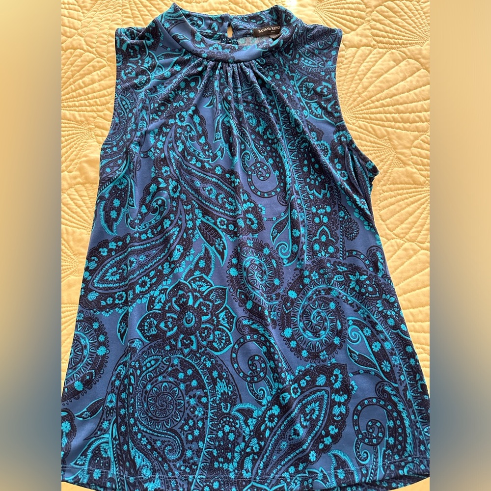 Women’s blouse size XS